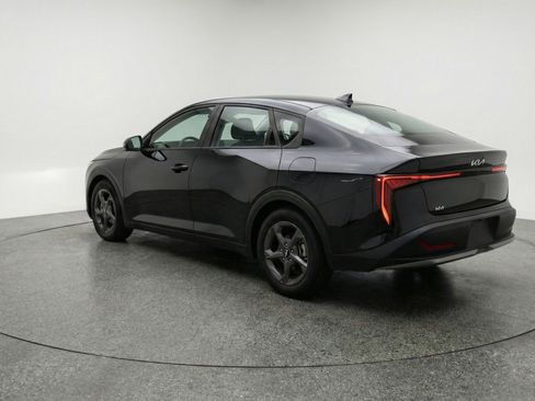 Used 2025 Kia K4 LXS image 6
