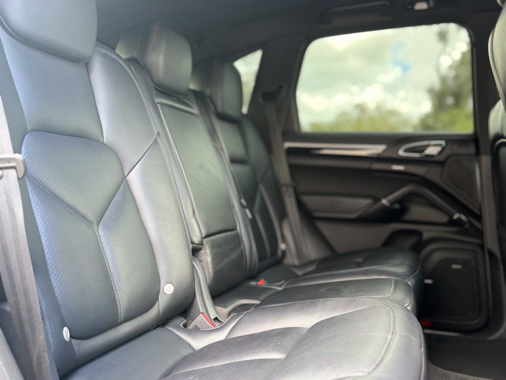 Used 2016 Porsche Cayenne AWD/4WD image 21