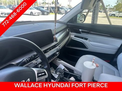 Used 2025 Kia Telluride S FWD image 5