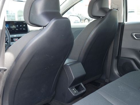 Used 2025 Kia K4 FWD image 26
