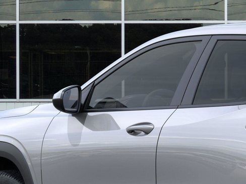 New 2026 Chevrolet Trax LS image 12