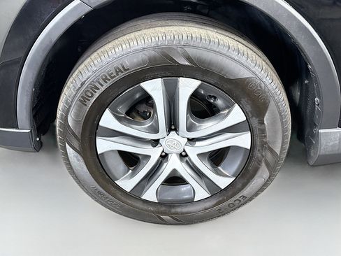 Used 2017 Toyota RAV4 LE image 37