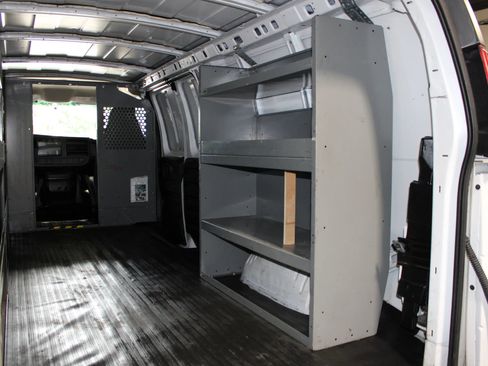 Used 2008 GMC Savana 2500 Extended RWD image 28