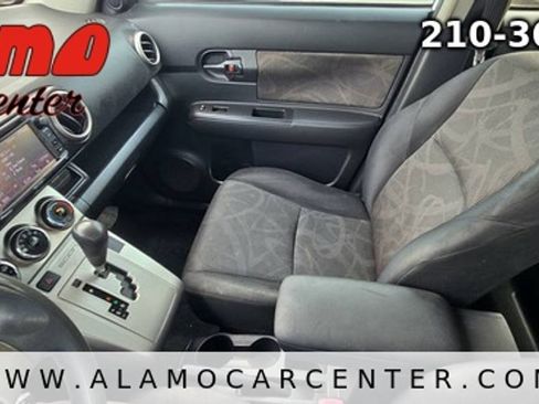 Used 2014 Scion xB FWD image 35