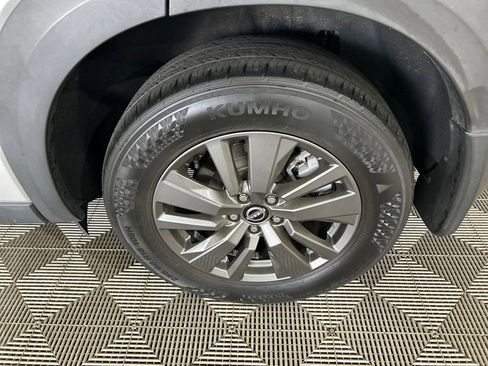 Used 2022 Nissan Pathfinder SV w/ SV Black Package FWD image 10