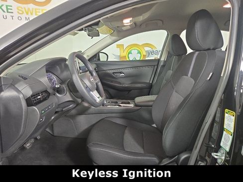 Used 2024 Nissan Sentra SV FWD image 11