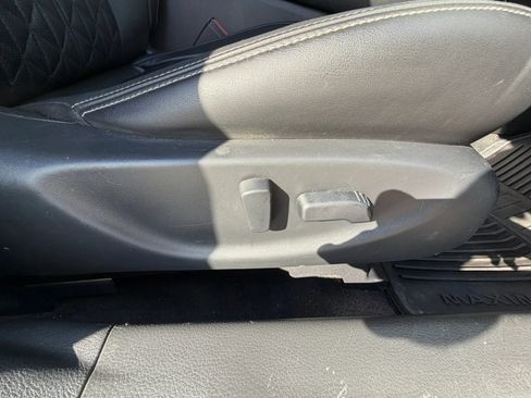 Used 2020 Nissan Maxima Platinum w/ Sport Mat Group FWD image 25
