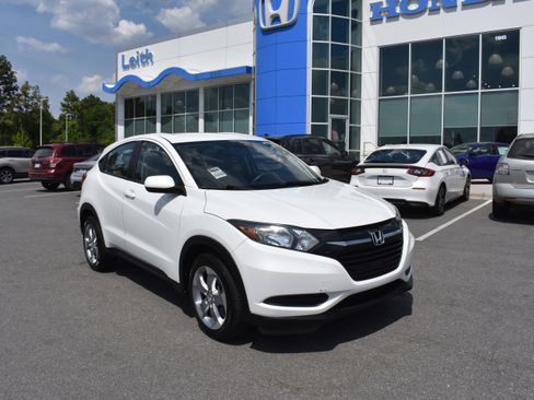 Certified 2018 Honda HR-V LX image 1