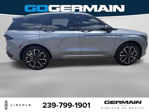 Used 2024 Lincoln Nautilus Reserve w/ Equipment Group 203A AWD/4WD image 8