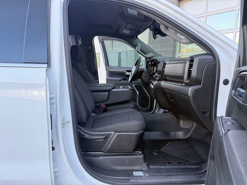 Used 2023 GMC Sierra 1500 SLE image 17