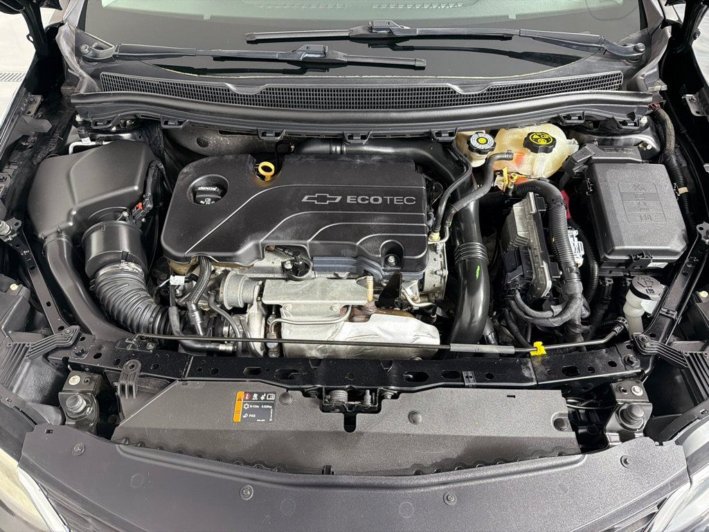 Used 2017 Chevrolet Cruze LS FWD image 20