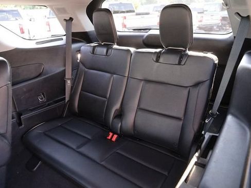 Used 2021 Ford Explorer Limited w/ Equipment Group 301A AWD/4WD image 12