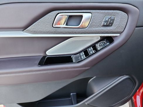 New 2026 Ford Explorer Platinum image 21