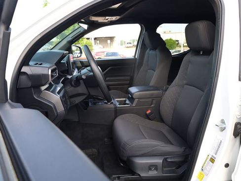 Used 2024 Toyota Tacoma SR5 AWD/4WD image 7