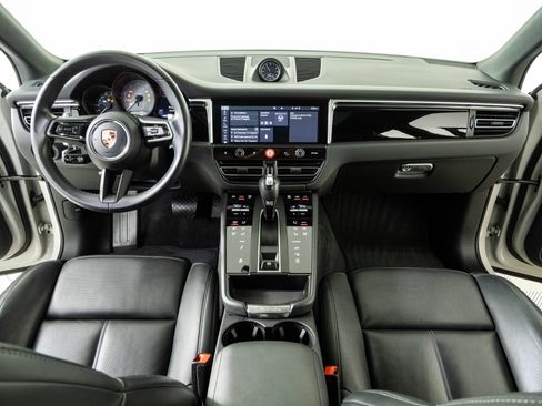 Certified 2024 Porsche Macan S AWD/4WD image 19