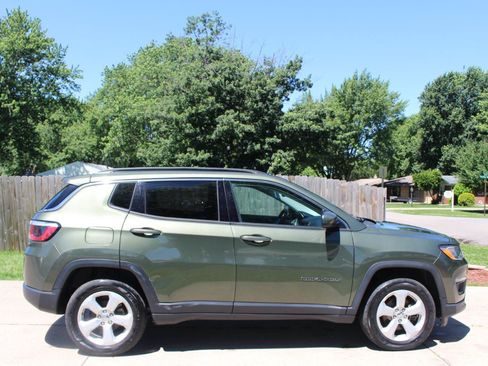 Used 2020 Jeep Compass Latitude w/ Popular Equipment Group AWD/4WD image 10