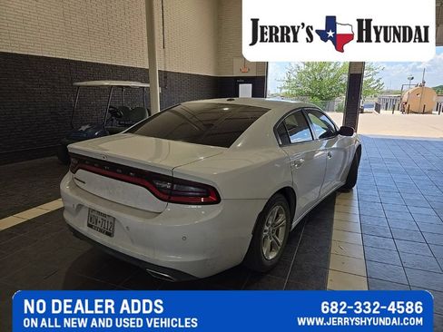 Used 2022 Dodge Charger SXT RWD image 6