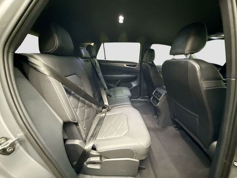 Used 2024 Volkswagen Atlas Cross Sport SE image 27