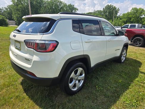 Used 2018 Jeep Compass Latitude w/ Cold Weather Group AWD/4WD image 7