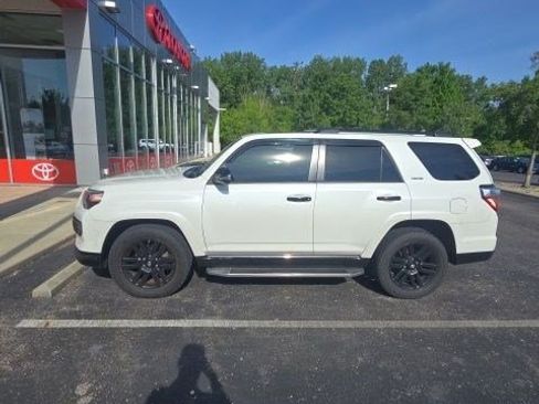 Used 2019 Toyota 4Runner Limited AWD/4WD image 3