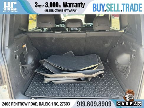Used 2018 Jeep Renegade Altitude w/ UConnect 8.4 Nav Group image 17