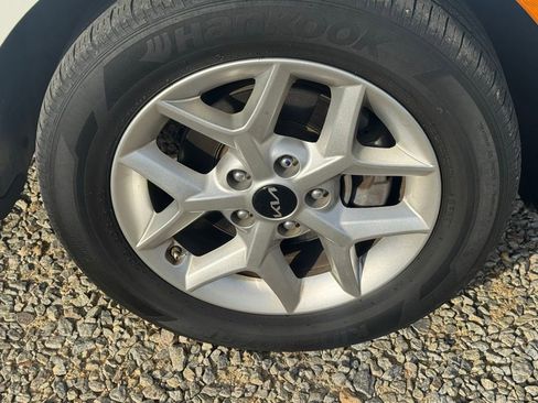 Used 2024 Kia Soul LX w/ Option Group 015 image 15