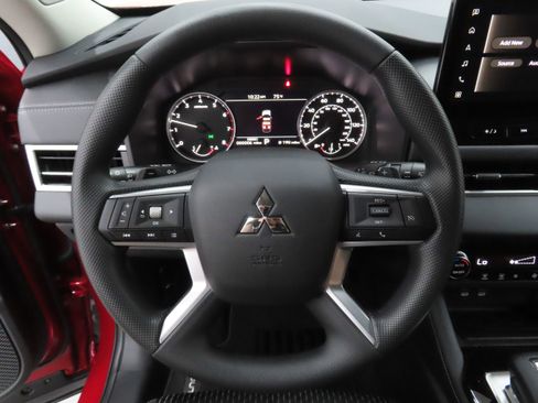 New 2026 Mitsubishi Outlander ES FWD image 12