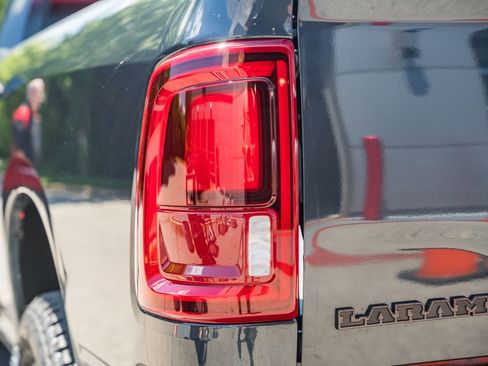 New 2026 RAM 2500 Laramie AWD/4WD image 7