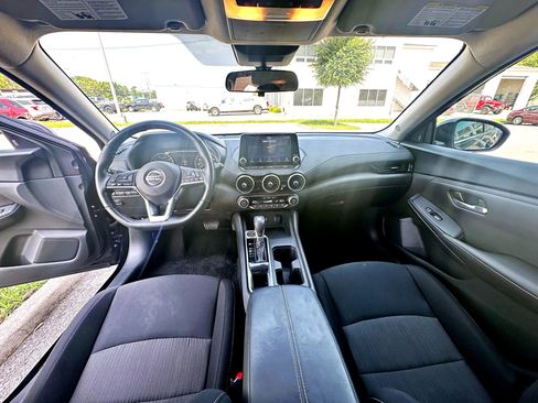 Used 2023 Nissan Sentra SV w/ All-Weather Package FWD image 10