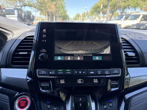 Used 2024 Honda Odyssey Elite image 19