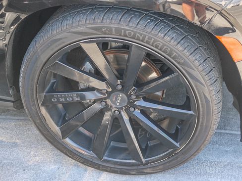 Used 2021 Cadillac Escalade Sport w/ Driver Assist Tech Package AWD/4WD image 17