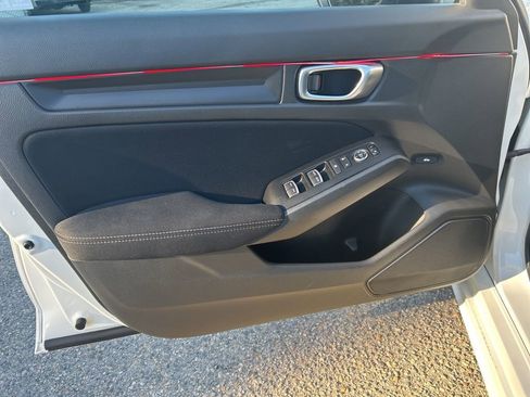 Used 2023 Honda Civic Sport image 8