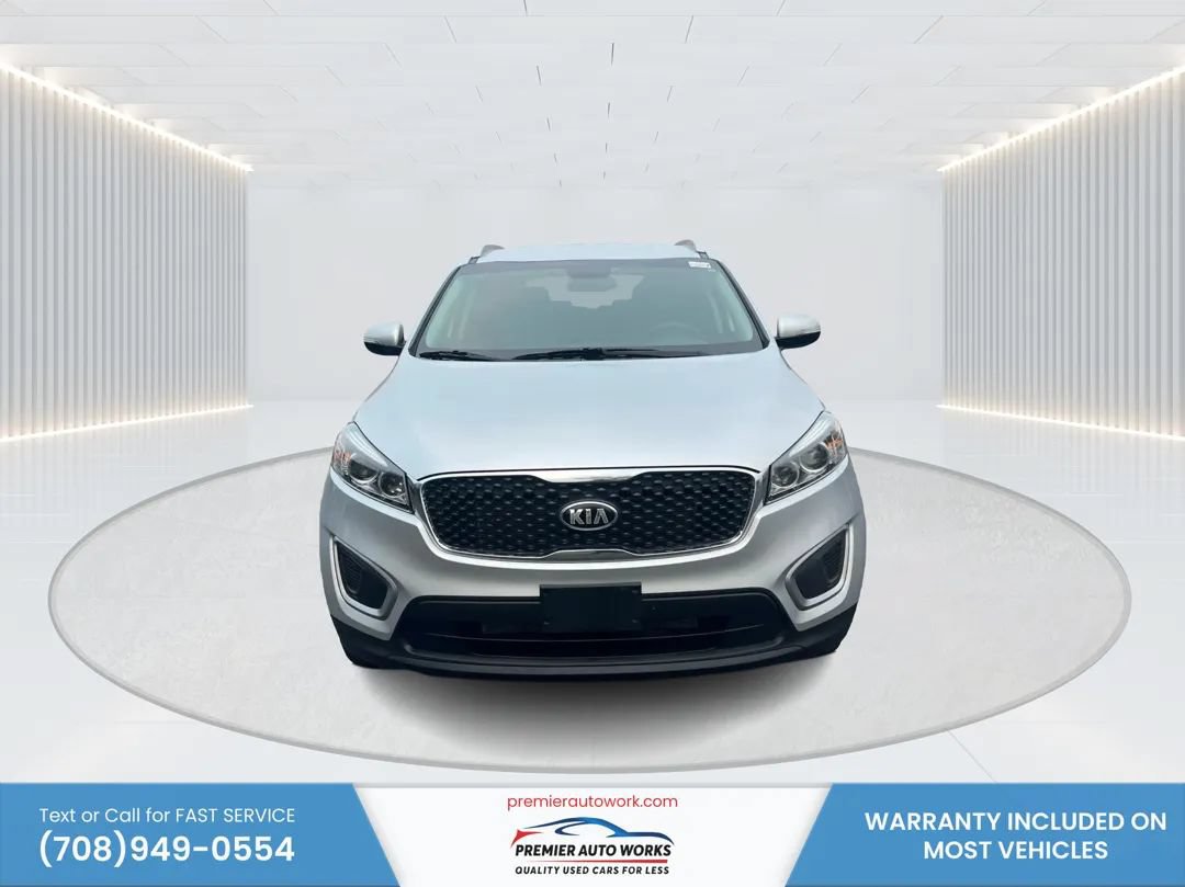 Used 2017 Kia Sorento AWD image 2