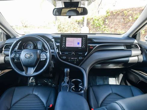 Used 2024 Toyota Camry SE image 14