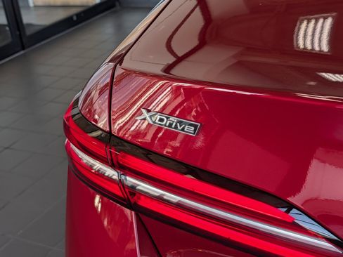 Used 2025 BMW 530i xDrive w/ M Sport Package image 4