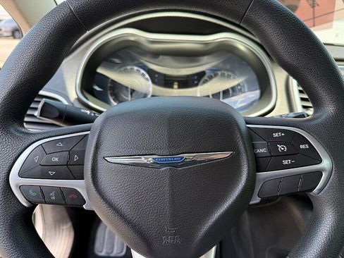 Used 2016 Chrysler 200 Limited FWD image 18