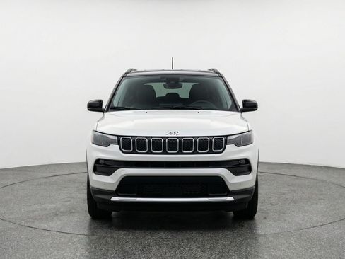 Used 2025 Jeep Compass Limited AWD/4WD image 2