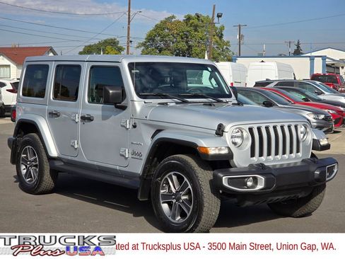 Used 2023 Jeep Wrangler Sahara w/ Cold Weather Group image 7
