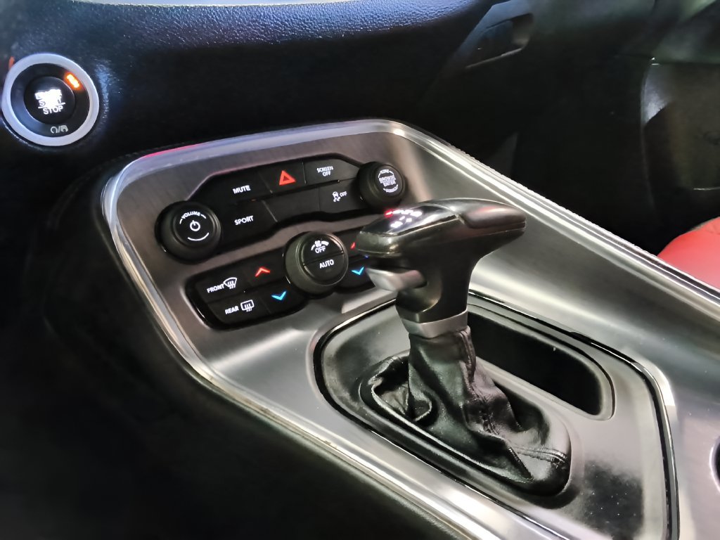 Used 2017 Dodge Challenger R/T RWD image 18