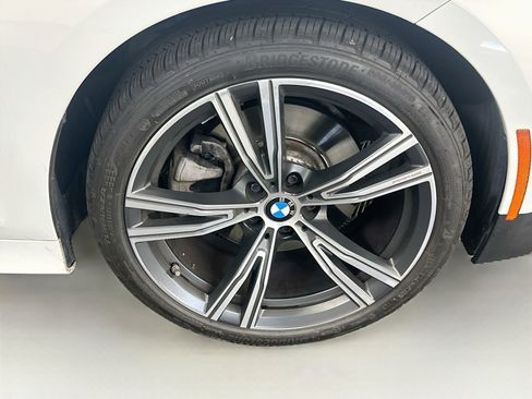 Used 2023 BMW 330i xDrive Sedan w/ Premium Package AWD/4WD image 11