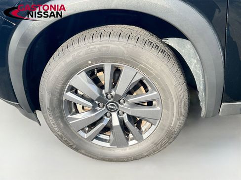 Used 2024 Nissan Pathfinder SV image 40