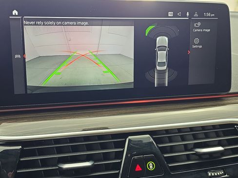 Used 2023 BMW 530i w/ Convenience Package image 23