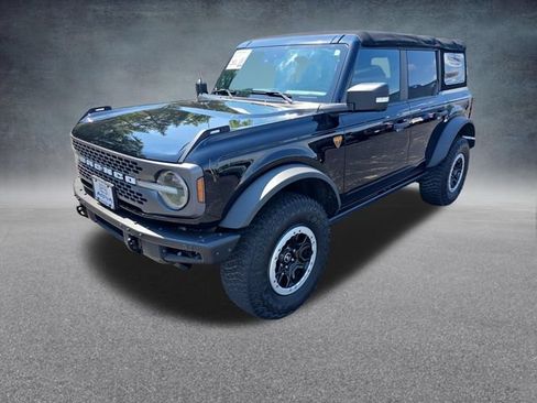Used 2022 Ford Bronco Badlands w/ Sasquatch Package AWD/4WD image 3