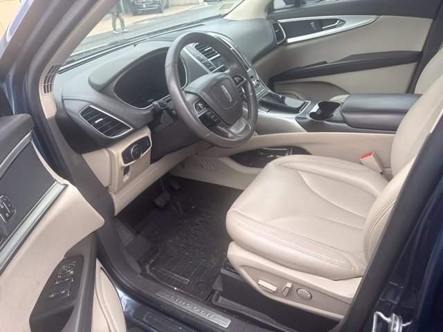 Used 2019 Lincoln Nautilus Premier AWD/4WD image 9