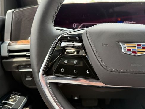 Used 2025 Cadillac Escalade Sport Platinum w/ LPO, Floor Liner Package AWD/4WD image 26