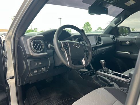 Used 2022 Toyota Tacoma TRD Off-Road image 21