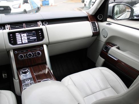 Used 2015 Land Rover Range Rover Supercharged image 15