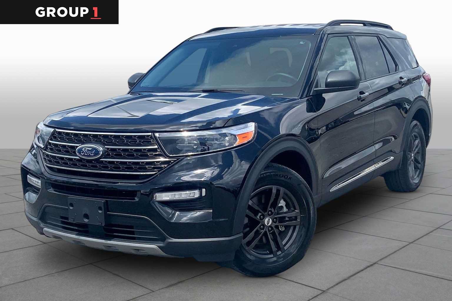 Certified 2023 Ford Explorer XLT w/ Equipment Group 202A AWD/4WD image 1