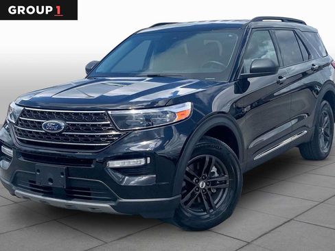 Used 2023 Ford Explorer XLT w/ Equipment Group 202A AWD/4WD image 1