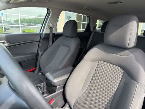 Used 2023 Kia Sportage LX FWD image 11